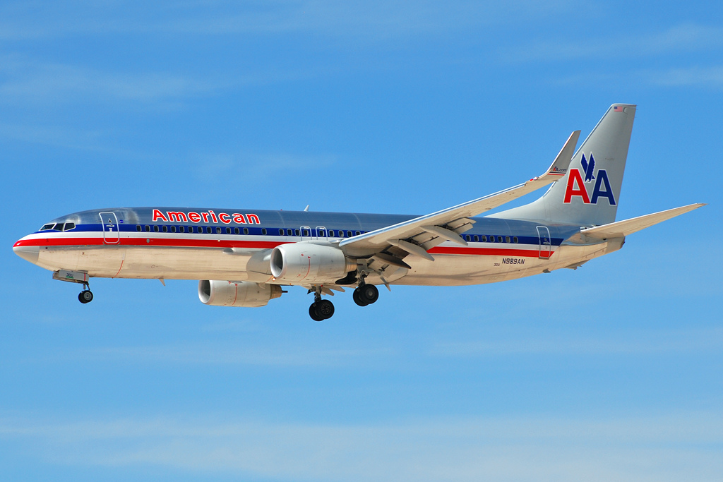 Photo of American Airlines N989AN, Boeing 737-800