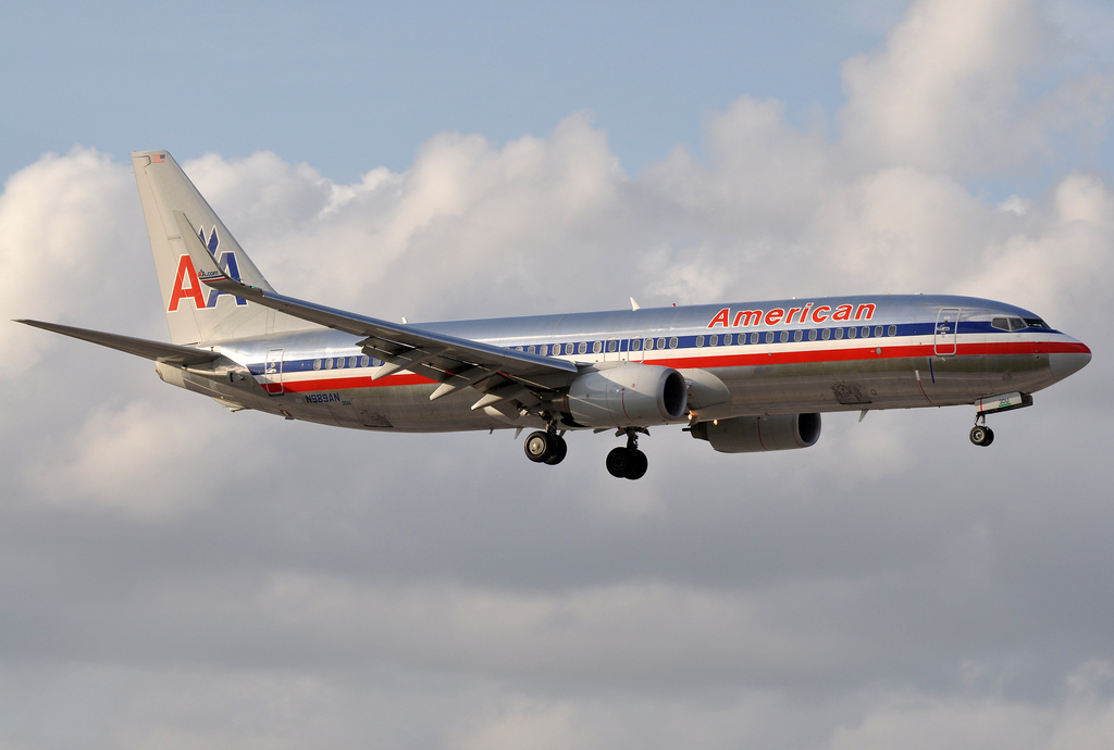 Photo of American Airlines N989AN, Boeing 737-800