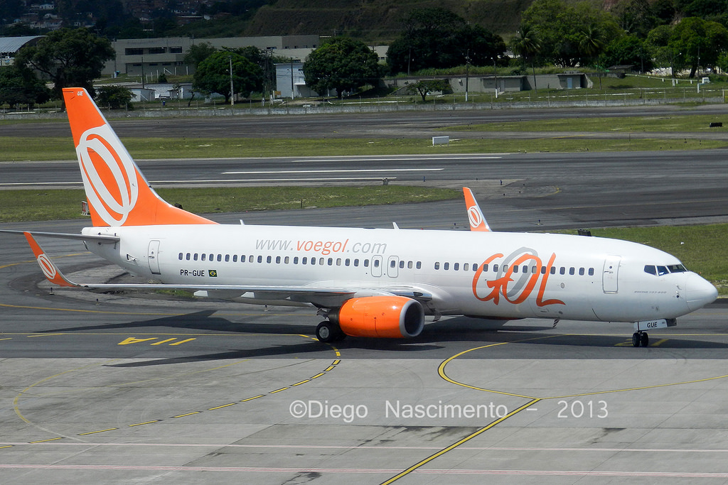 Photo of Gol Transportes Aereos PR-GUE, Boeing 737-800