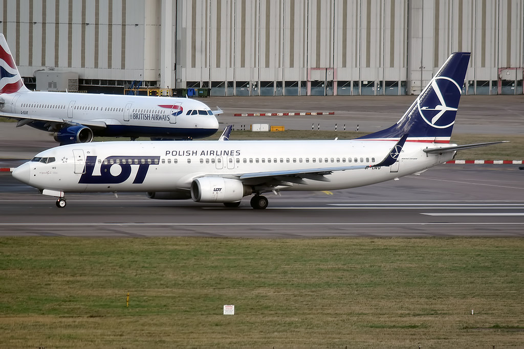 Photo of LOT Polish Airlines SP-LWD, Boeing 737-800