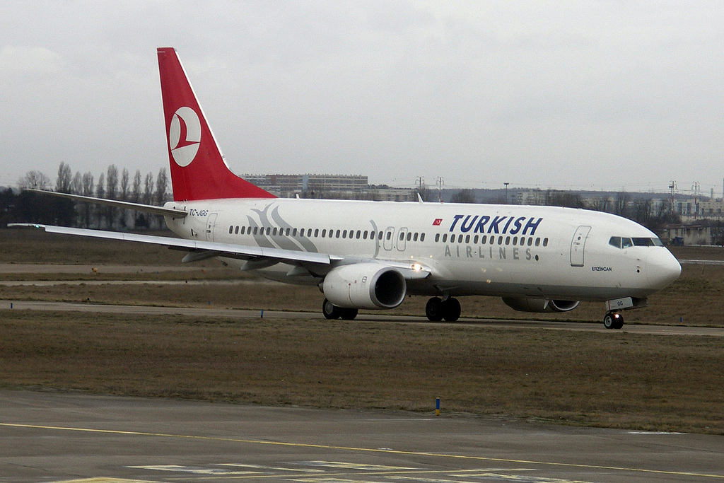 Photo of THY Turkish Airlines TC-JGG, Boeing 737-800