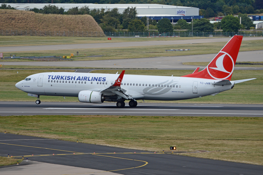 Photo of THY Turkish Airlines TC-JVR, Boeing 737-800