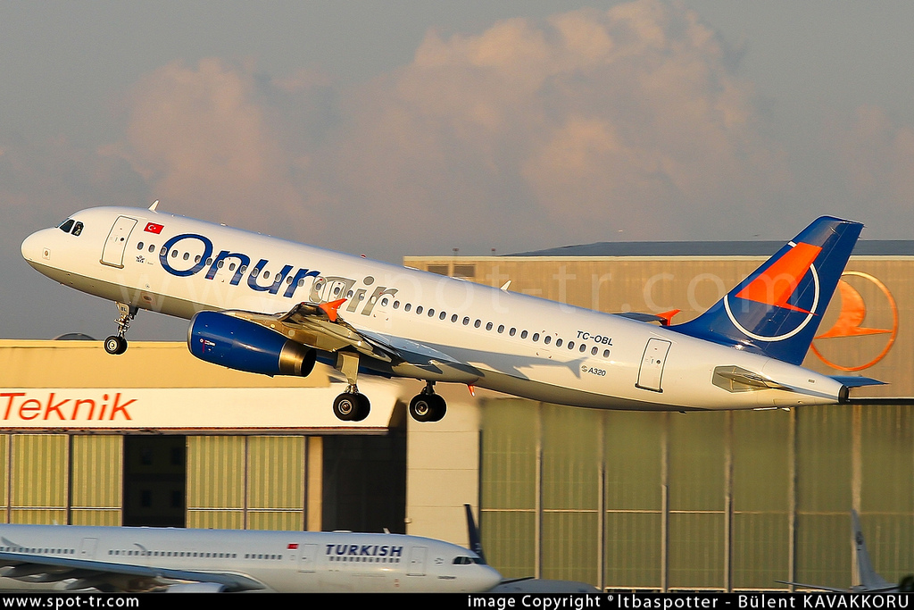 Photo of  TC-OBL, Airbus A320