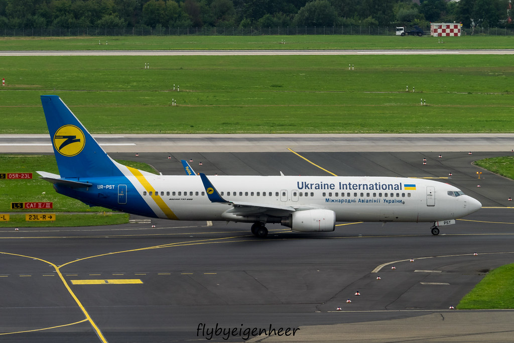 Photo of Ukraine International Airlines UR-PST, Boeing 737-800