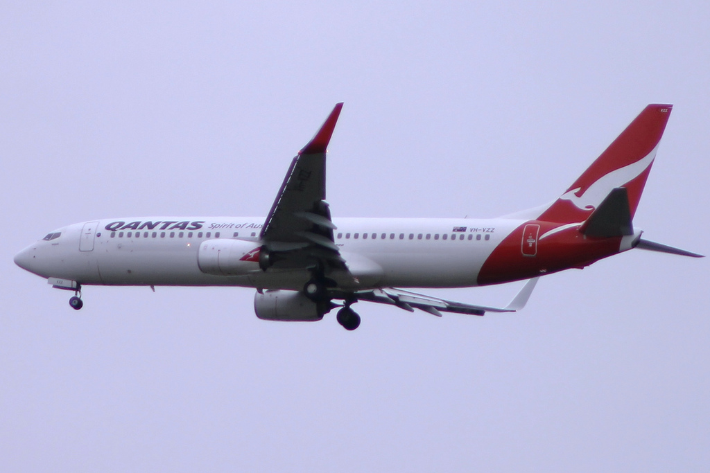 Photo of Qantas VH-VZZ, Boeing 737-800