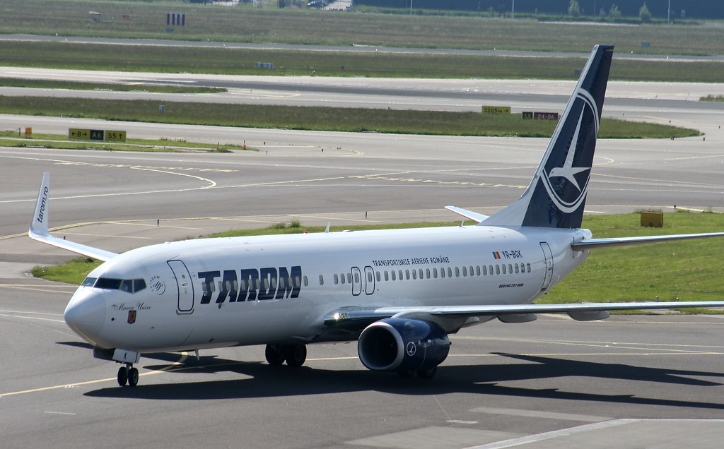Photo of Tarom YR-BGK, Boeing 737-800