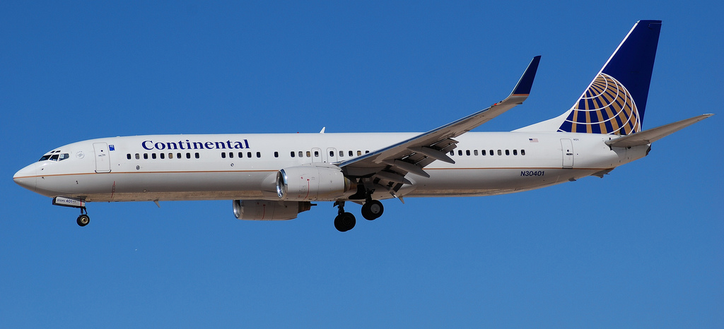 Photo of United N30401, Boeing 737-900