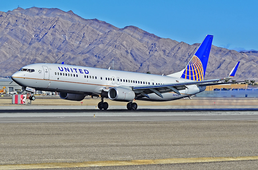 Photo of United N69806, Boeing 737-900