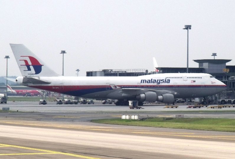 Photo of Malaysia Airlines 9M-MPL, Boeing 747-400