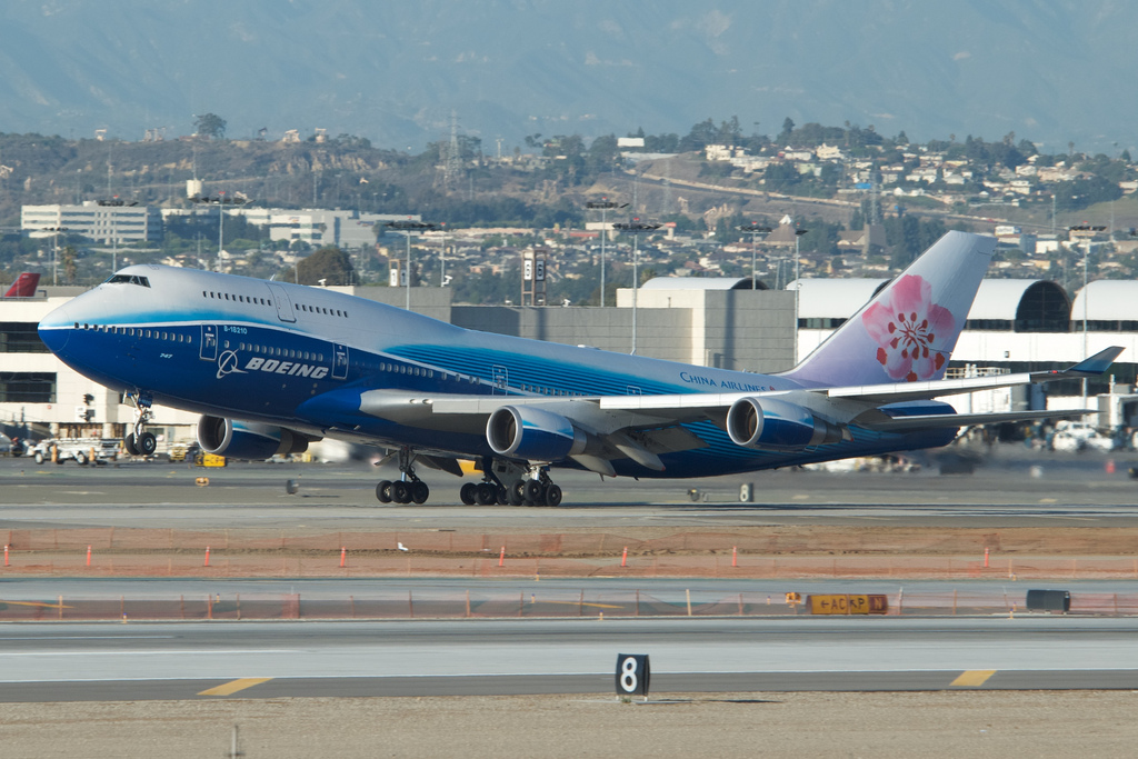 Photo of China Airlines B-18210, Boeing 747-400
