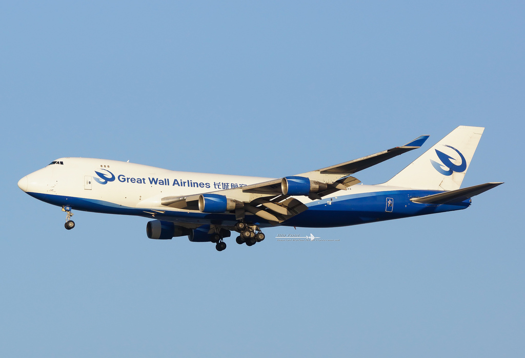 Photo of Great Wall Airlines B-2433, Boeing 747-400