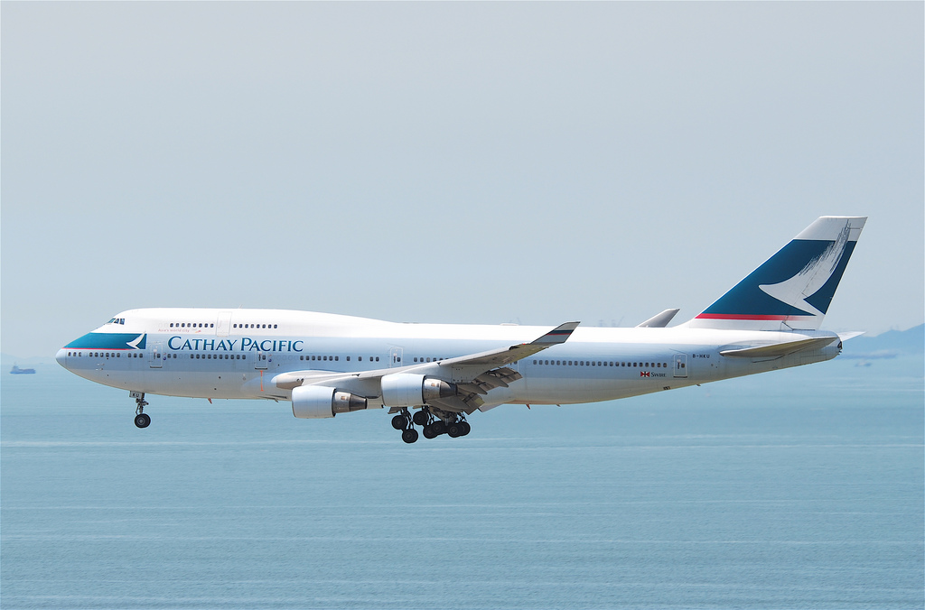 Photo of Cathay Pacific B-HKU, Boeing 747-400
