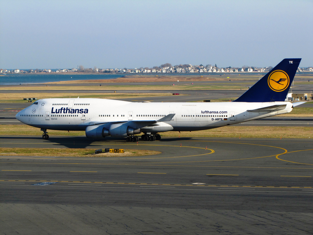 Photo of Lufthansa D-ABTE, Boeing 747-400