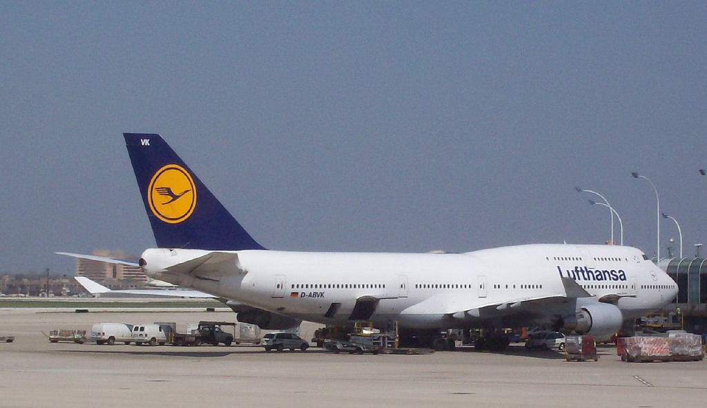 Photo of Lufthansa D-ABVK, Boeing 747-400
