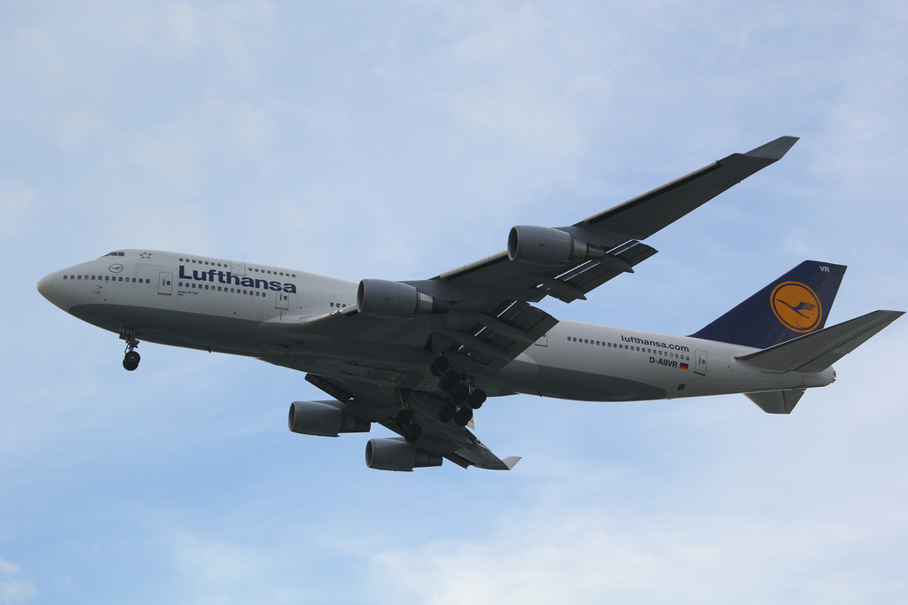 Photo of Lufthansa D-ABVR, Boeing 747-400