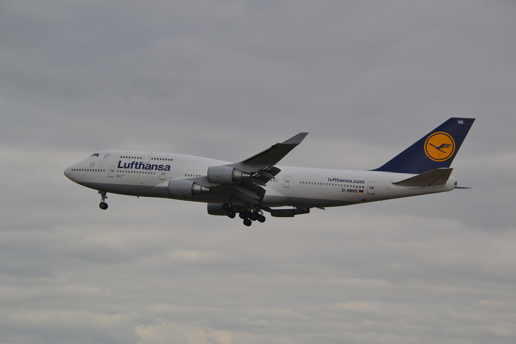 Photo of Lufthansa D-ABVS, Boeing 747-400
