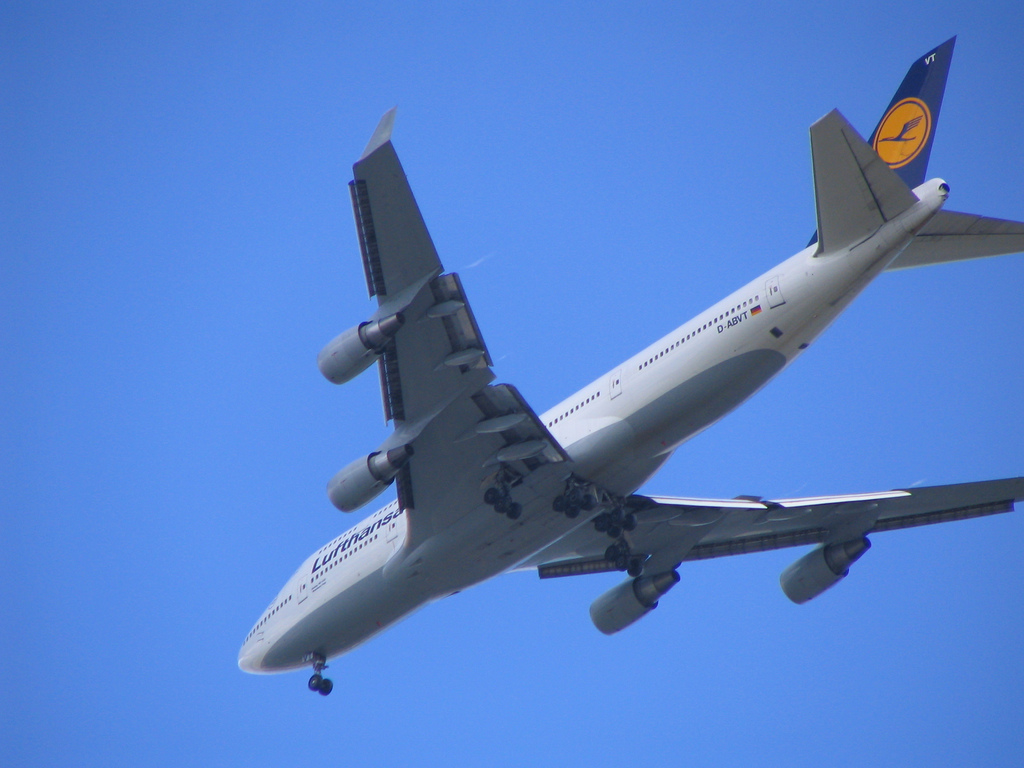 Photo of Lufthansa D-ABVT, Boeing 747-400