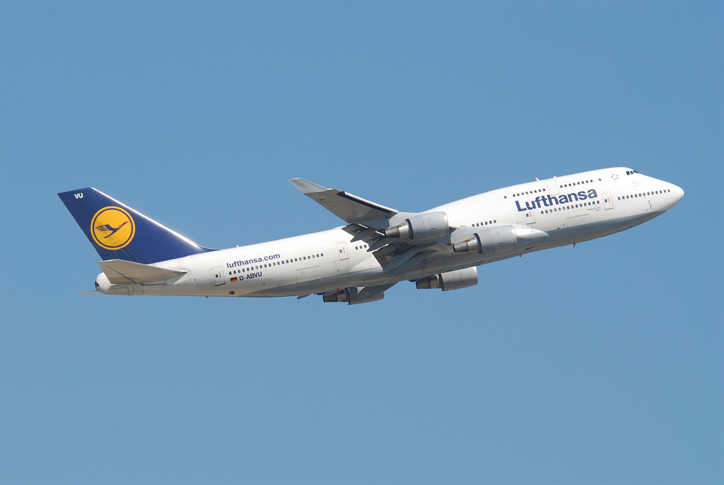 Photo of Lufthansa D-ABVU, Boeing 747-400