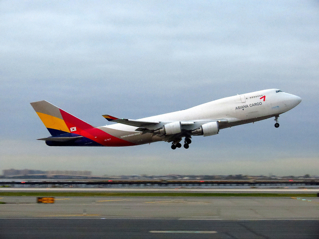 Photo of Asiana Cargo Airlines HL7417, Boeing 747-400