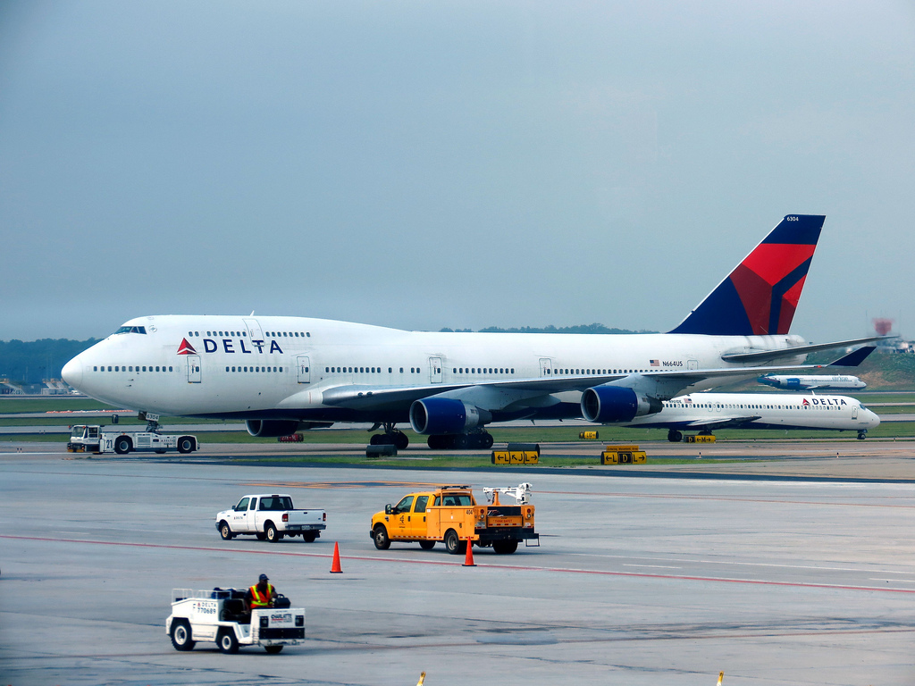 Photo of Delta Airlines N664US, Boeing 747-400