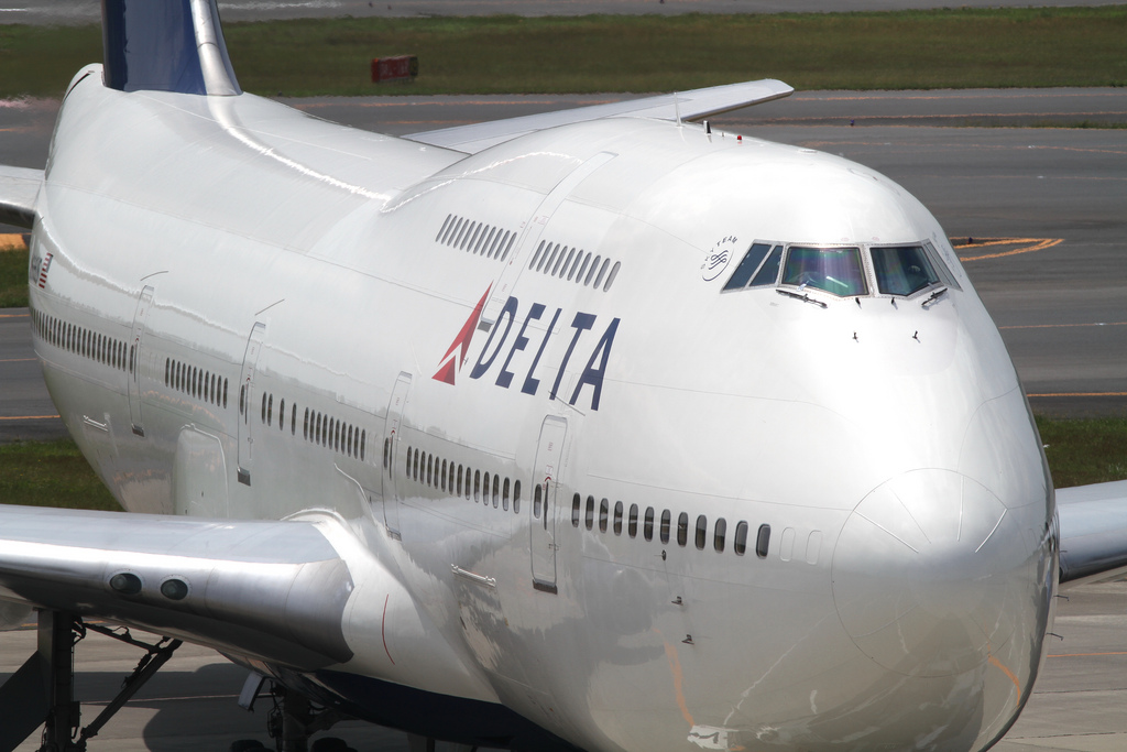 Photo of Delta Airlines N666US, Boeing 747-400