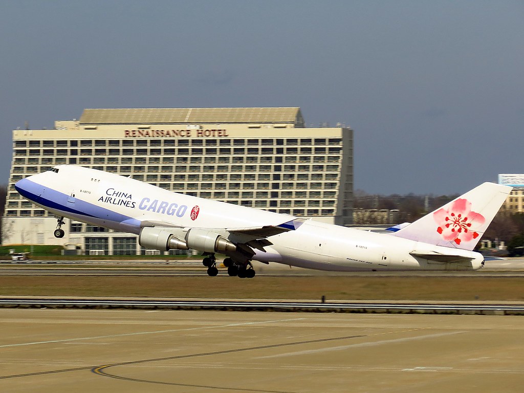 Photo of China Airlines B-18710, Boeing 747-400