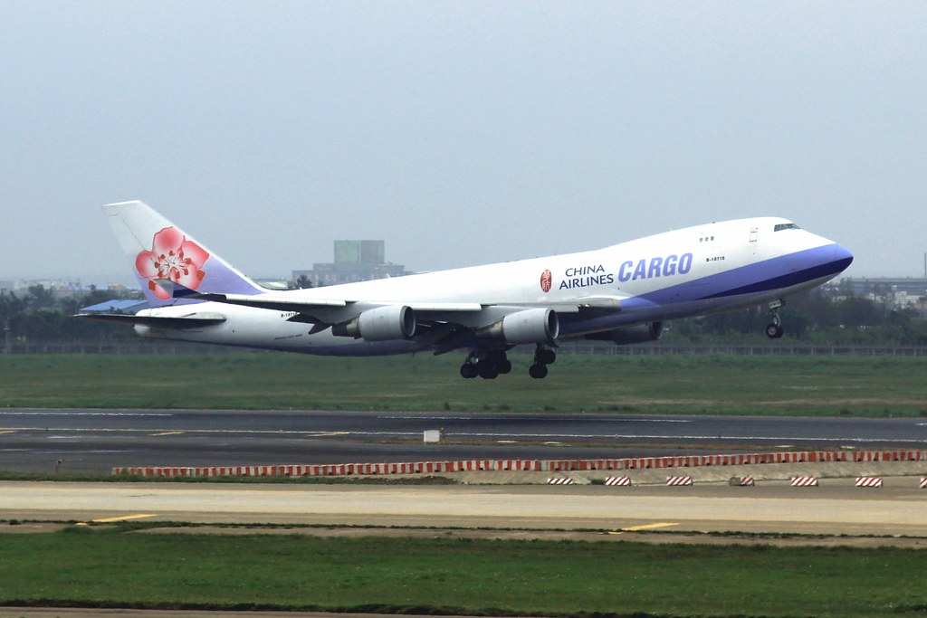Photo of China Airlines B-18718, Boeing 747-400