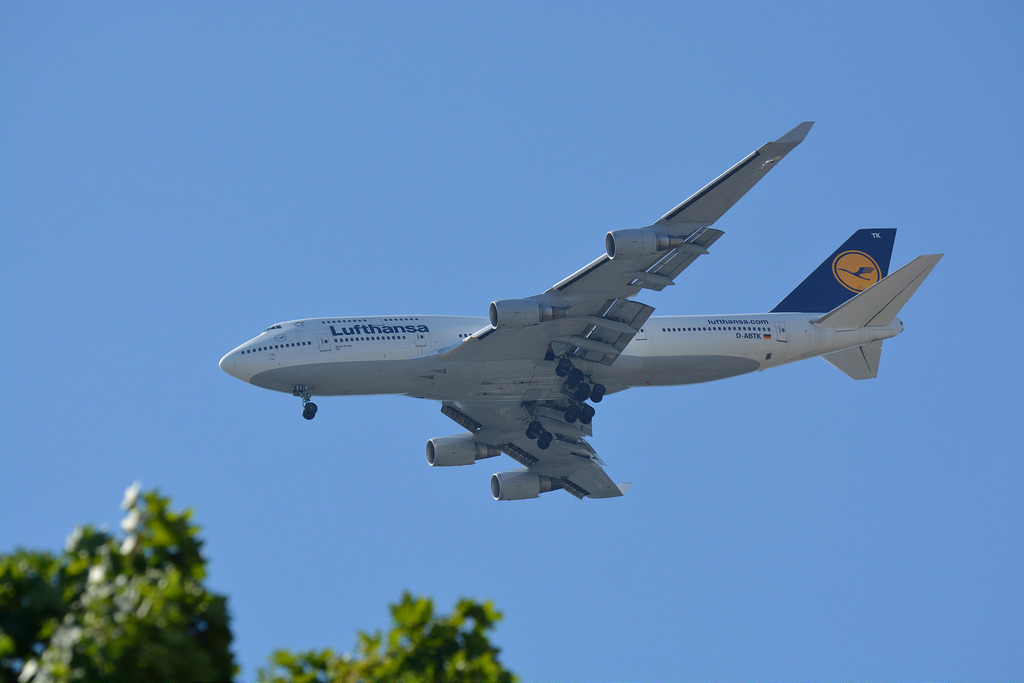 Photo of Lufthansa D-ABTK, Boeing 747-400