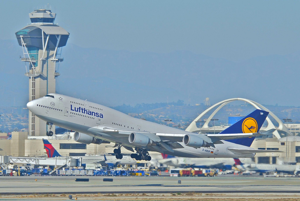 Photo of Lufthansa D-ABVP, Boeing 747-400