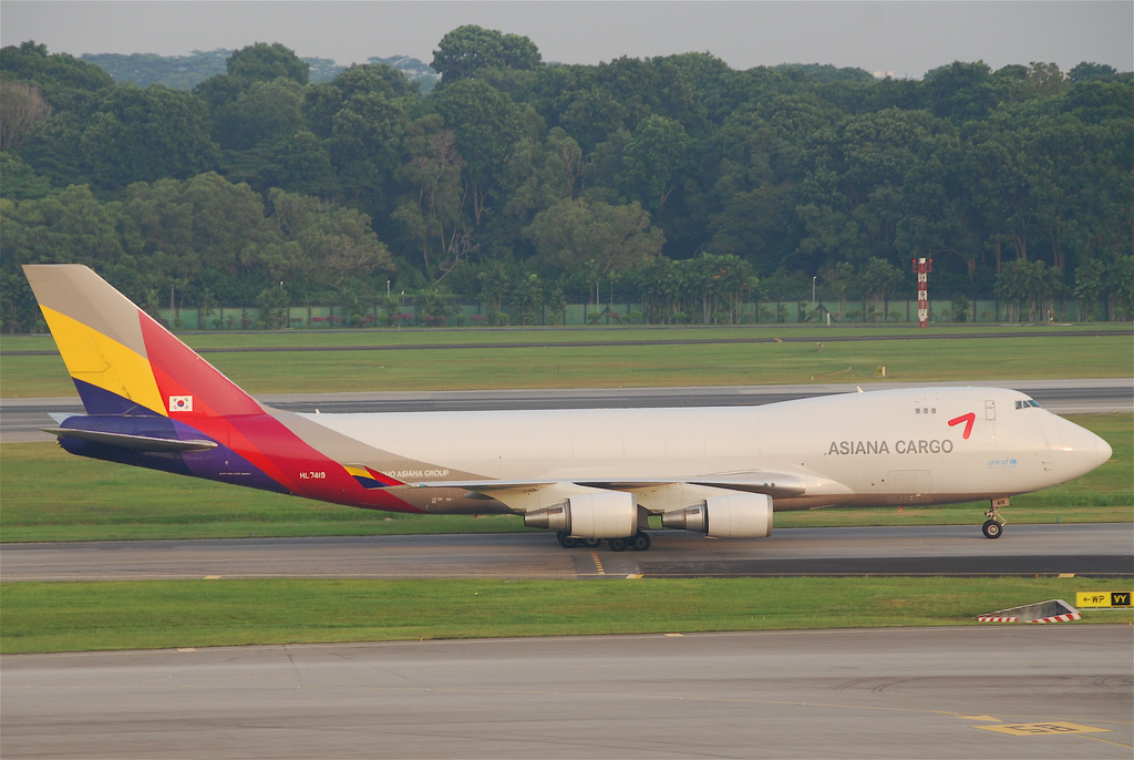 Photo of Asiana Airlines HL7419, Boeing 747-400