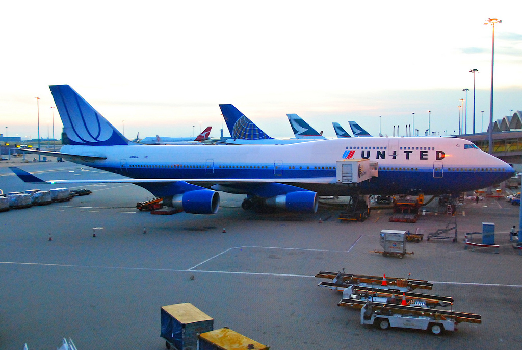 Photo of United N122UA, Boeing 747-400
