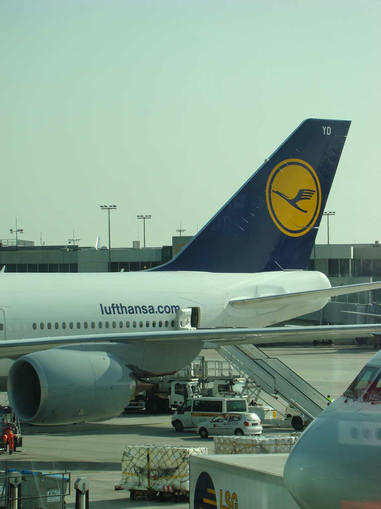 Photo of Lufthansa D-ABYD, Boeing 747-8