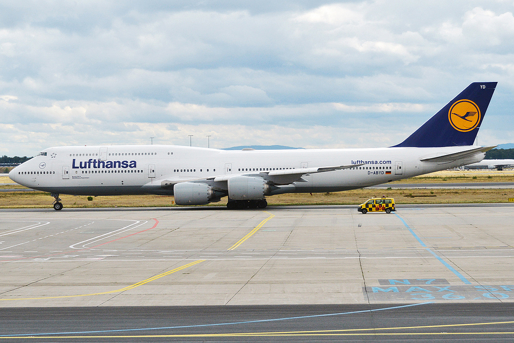 Photo of Lufthansa D-ABYD, Boeing 747-8