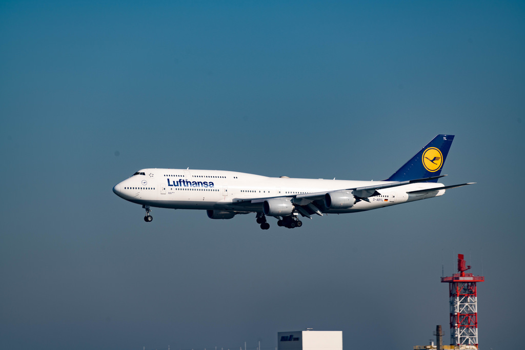 Photo of Lufthansa D-ABYL, Boeing 747-8