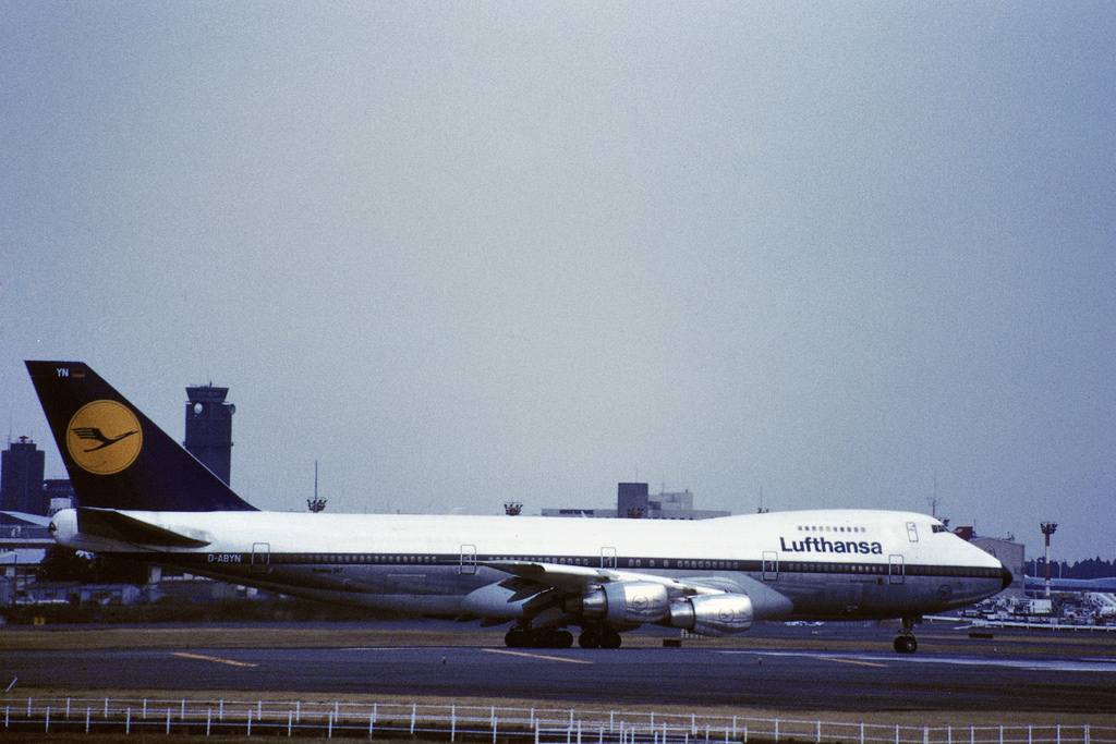 Photo of Lufthansa D-ABYN, Boeing 747-8