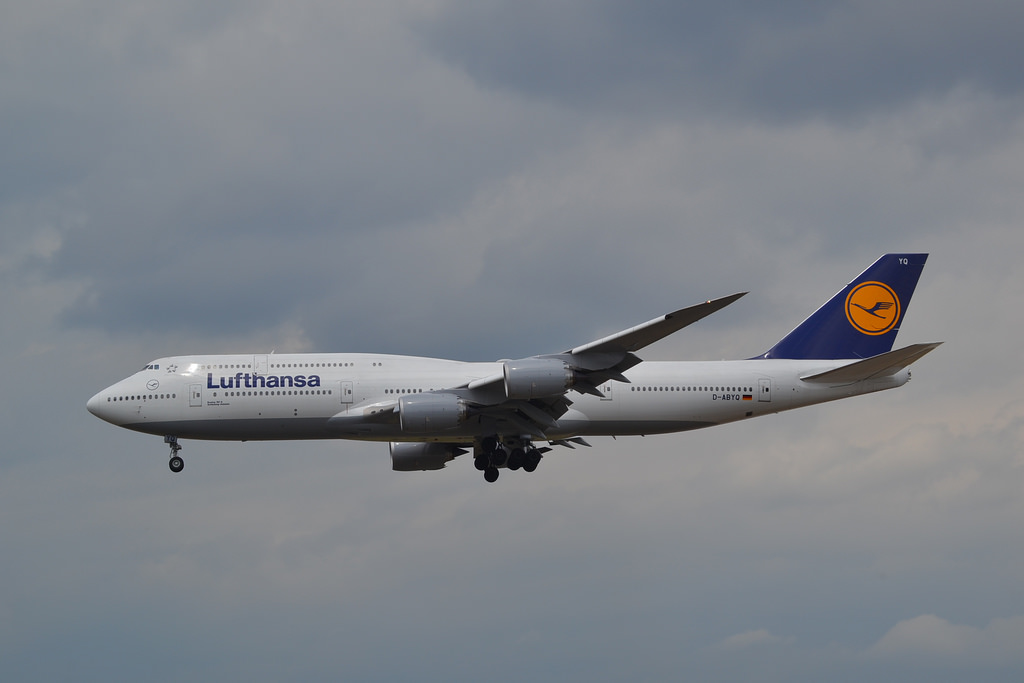 Photo of Lufthansa D-ABYQ, Boeing 747-8