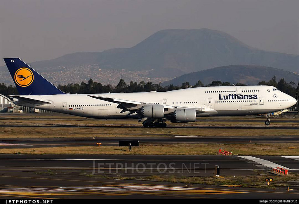 Photo of Lufthansa D-ABYQ, Boeing 747-8