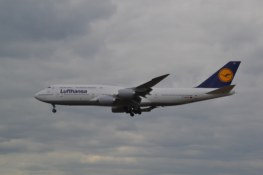 Photo of Lufthansa D-ABYR, Boeing 747-8