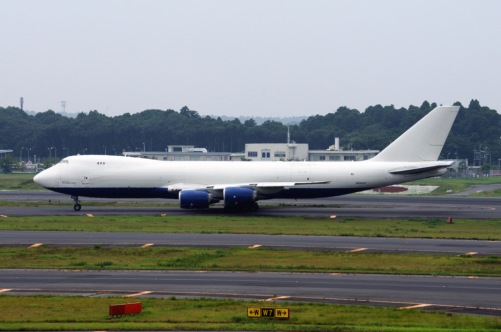 Photo of Polar Air Cargo N858GT, Boeing 747-8