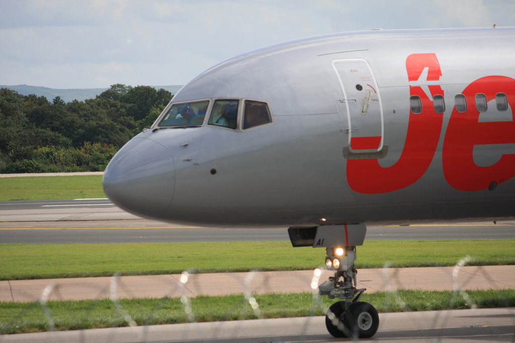 Photo of Jet2.com G-LSAI, Boeing 757-200