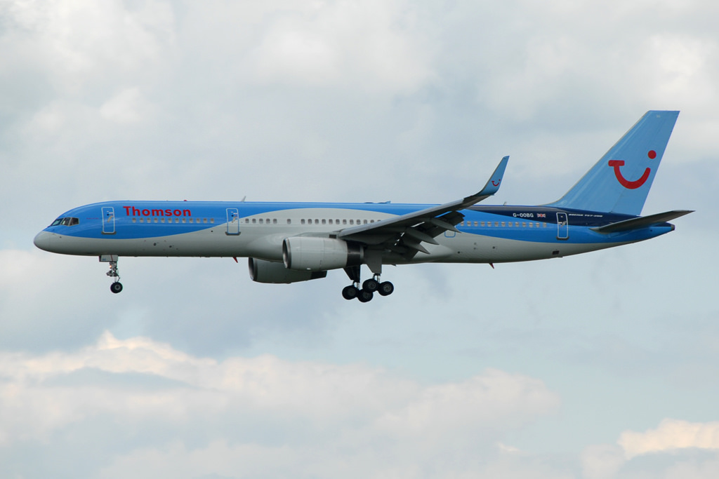 Photo of Thomson Airways G-OOBG, Boeing 757-200