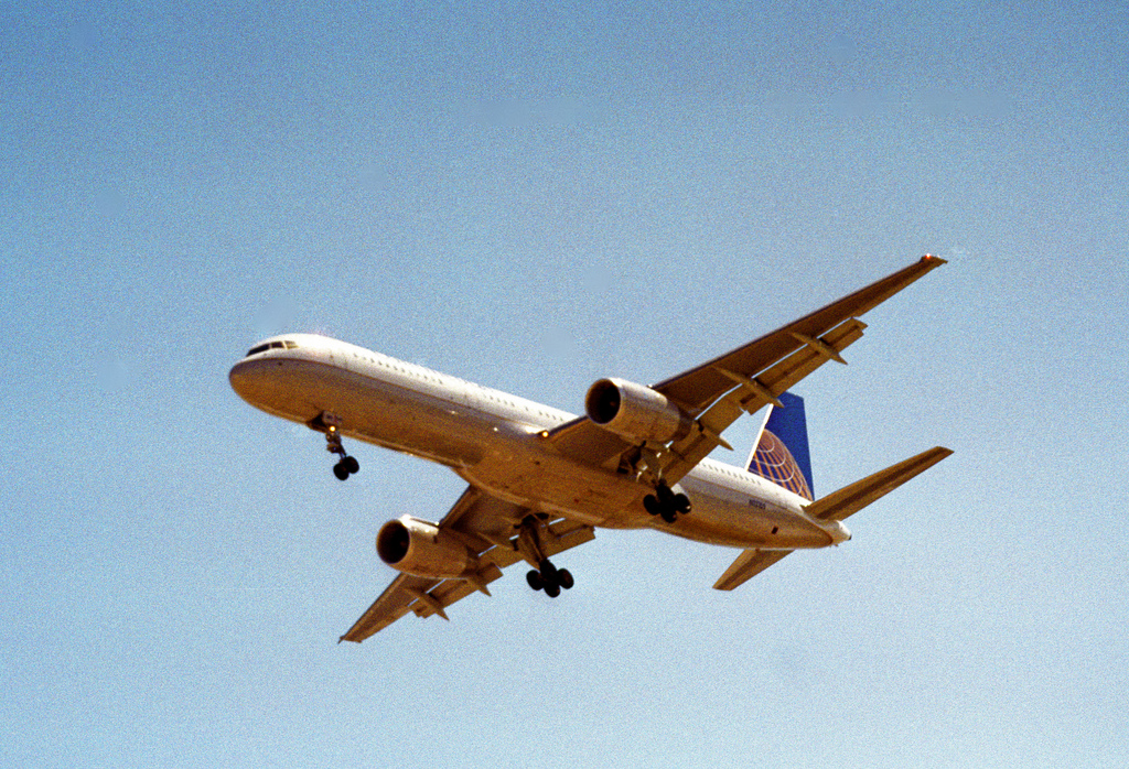 Photo of United N12109, Boeing 757-200