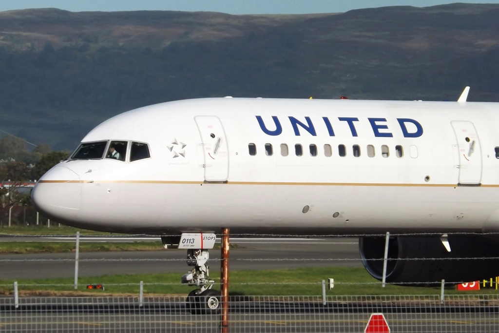 Photo of United N13113, Boeing 757-200