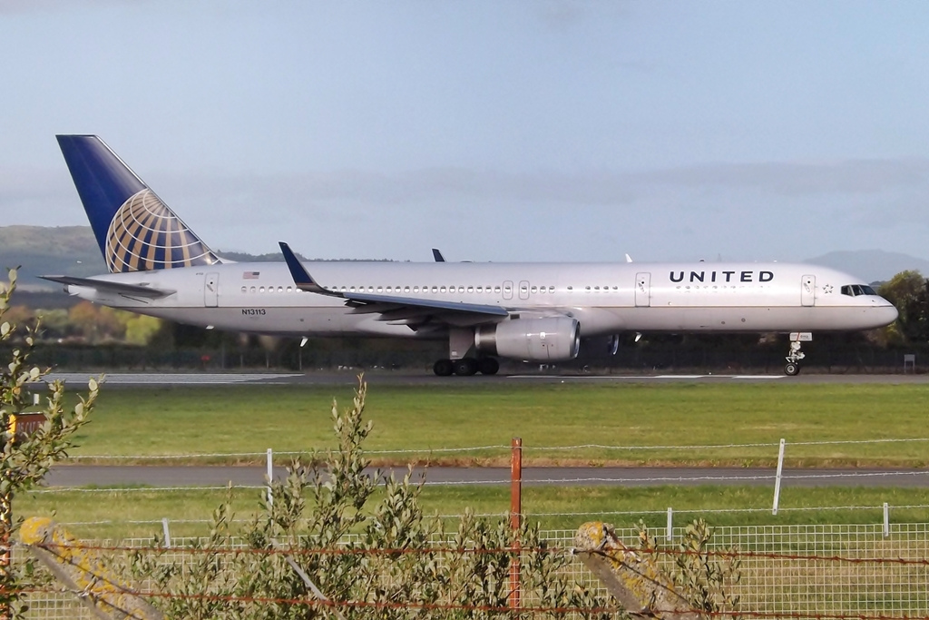 Photo of United N13113, Boeing 757-200