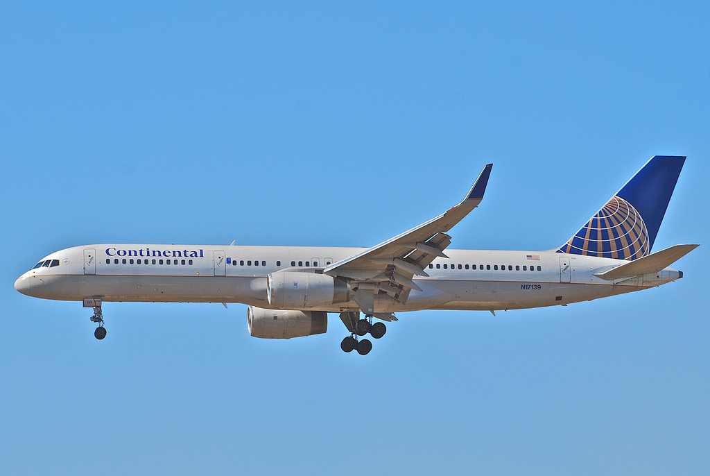 Photo of United N17139, Boeing 757-200