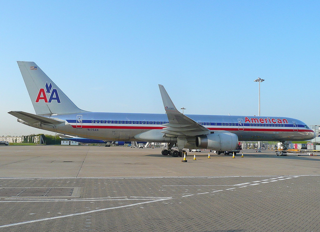 Photo of American Airlines N175AN, Boeing 757-200