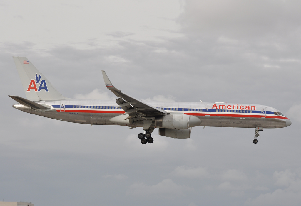 Photo of American Airlines N184AN, Boeing 757-200