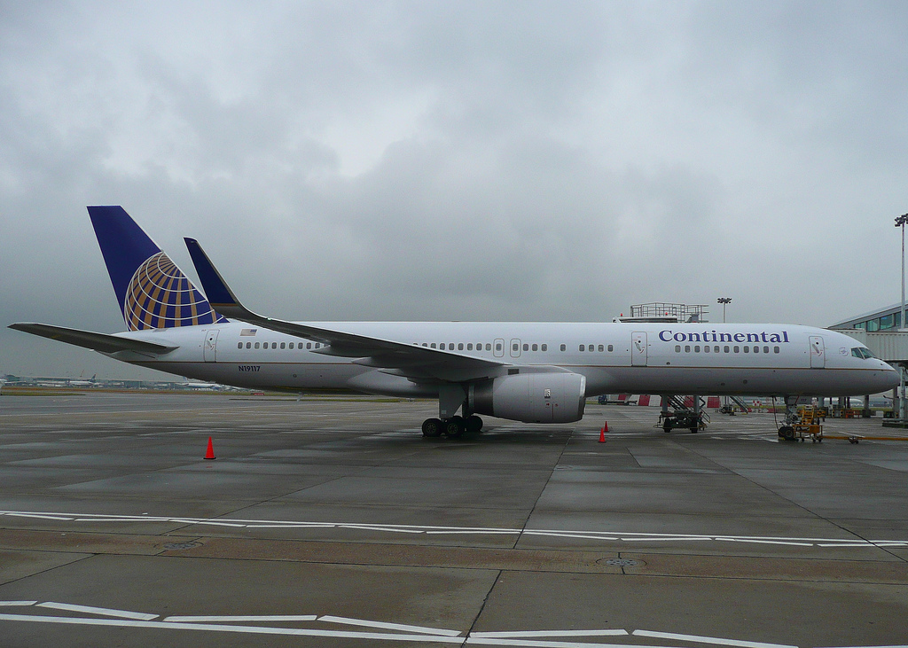 Photo of United N19117, Boeing 757-200