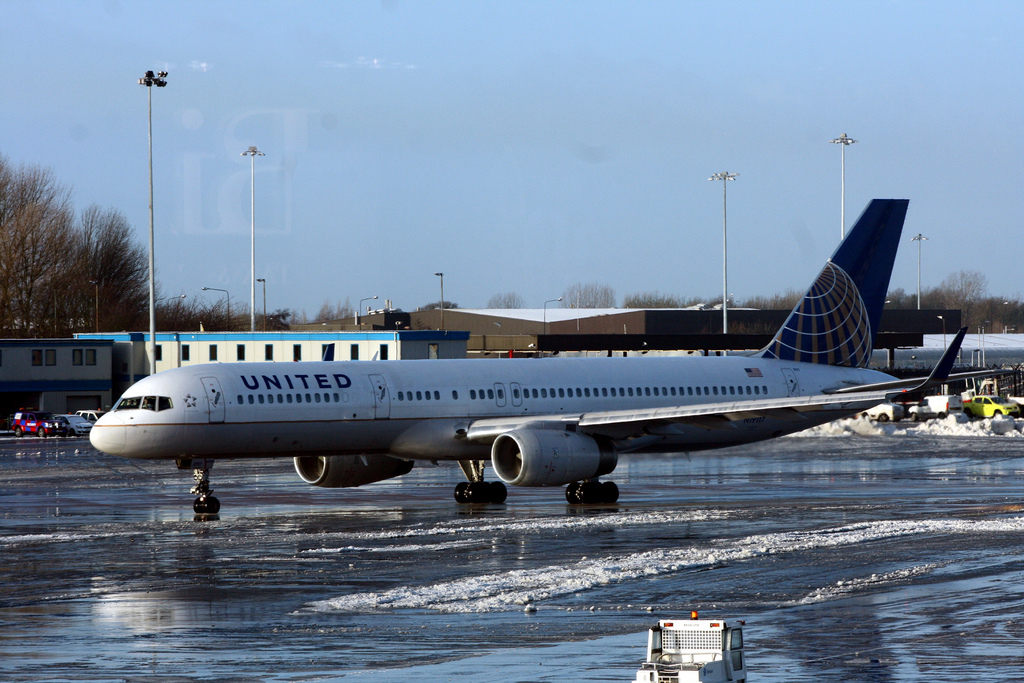 Photo of United N19117, Boeing 757-200
