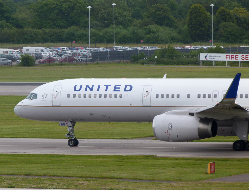 Photo of United N19130, Boeing 757-200